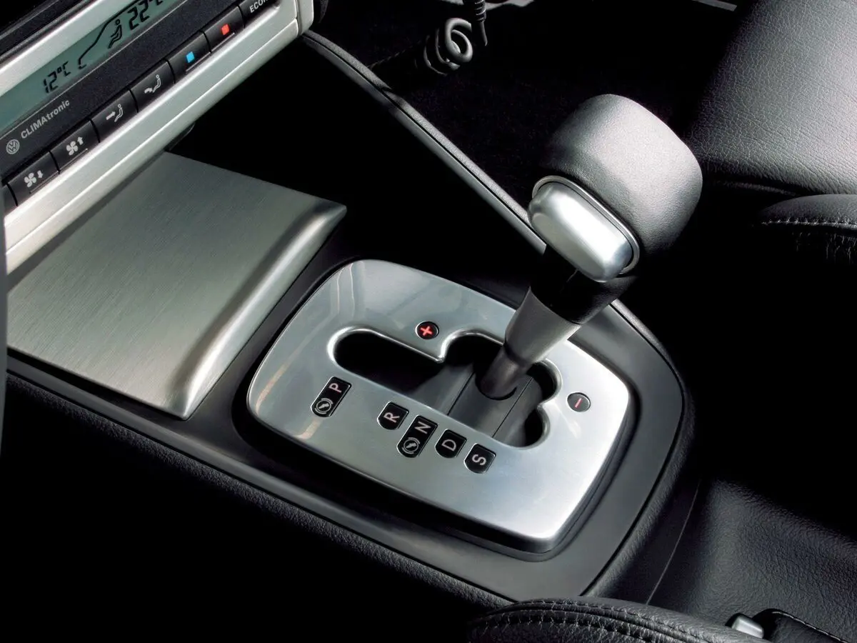 Volkswagen Golf R32 IV Хэтчбек 3 дв. — сүрөт 10