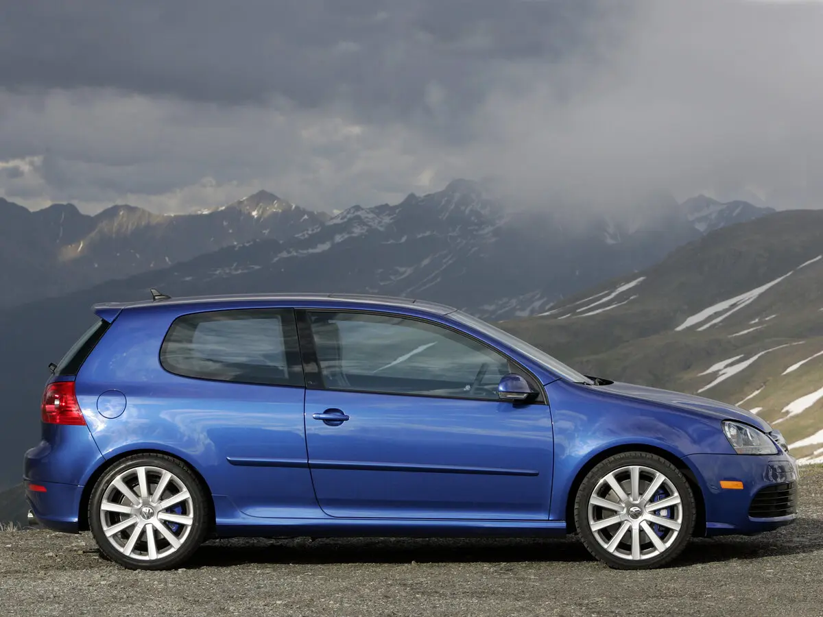 Volkswagen Golf R32 V Хэтчбек 3 дв. — photo 2