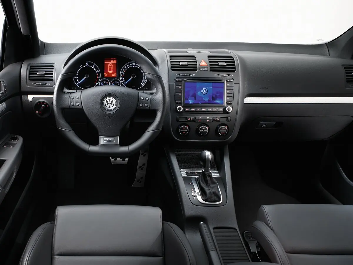 Volkswagen Golf R32 V Хэтчбек 3 дв. — photo 6
