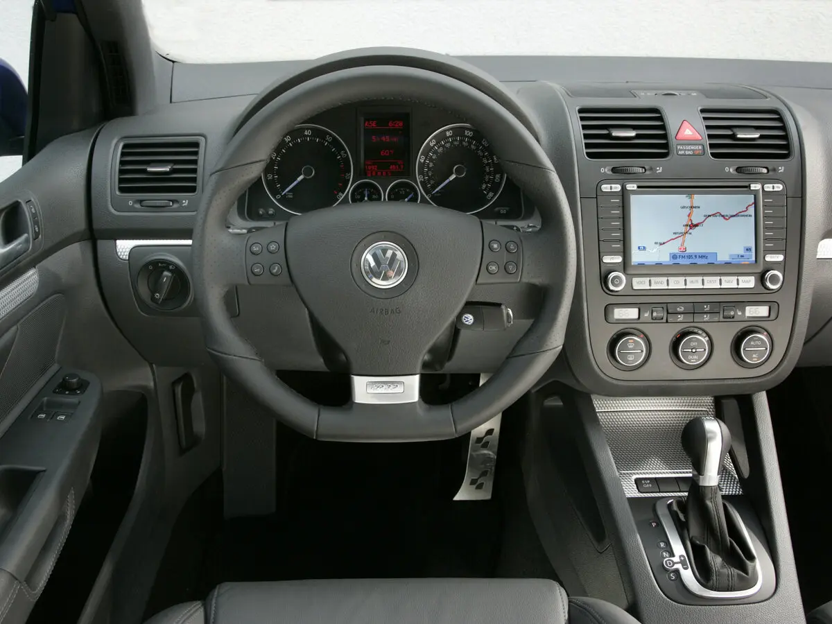 Volkswagen Golf R32 V Хэтчбек 3 дв. — photo 8