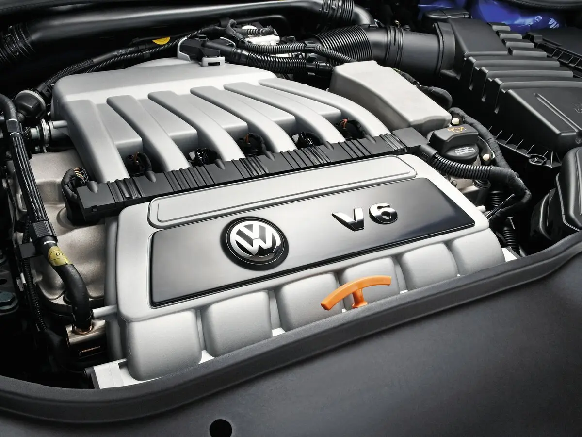 Volkswagen Golf R32 V Хэтчбек 3 дв. — photo 11