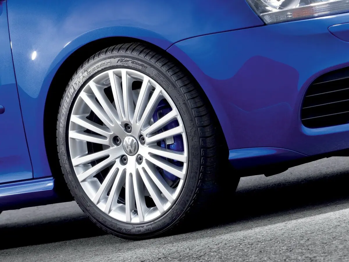 Volkswagen Golf R32 V Хэтчбек 3 дв. — photo 12