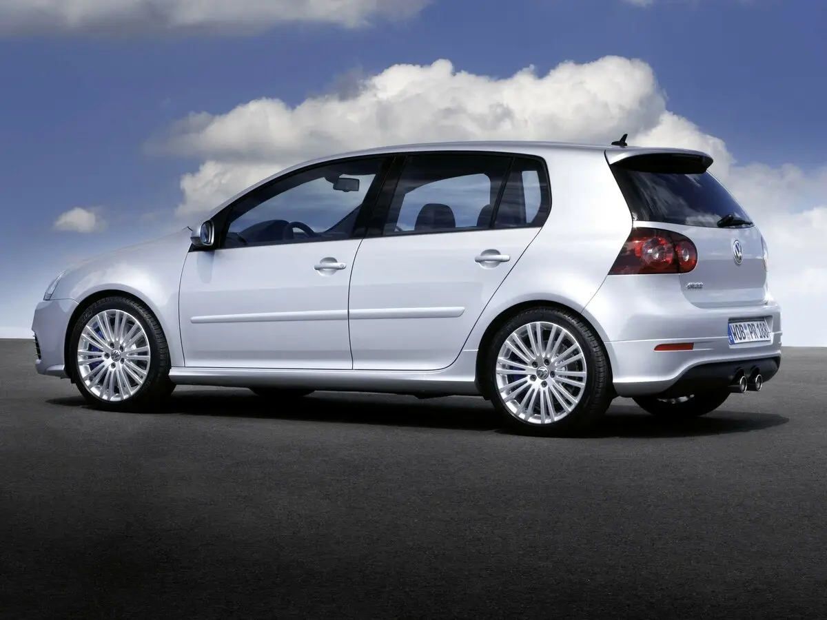 Volkswagen Golf R32 V Хэтчбек 5 дв. — сүрөт 2