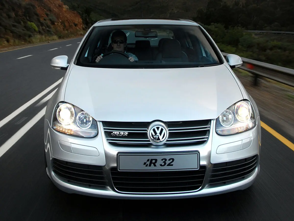 Volkswagen Golf R32 V Хэтчбек 5 дв. — сүрөт 3
