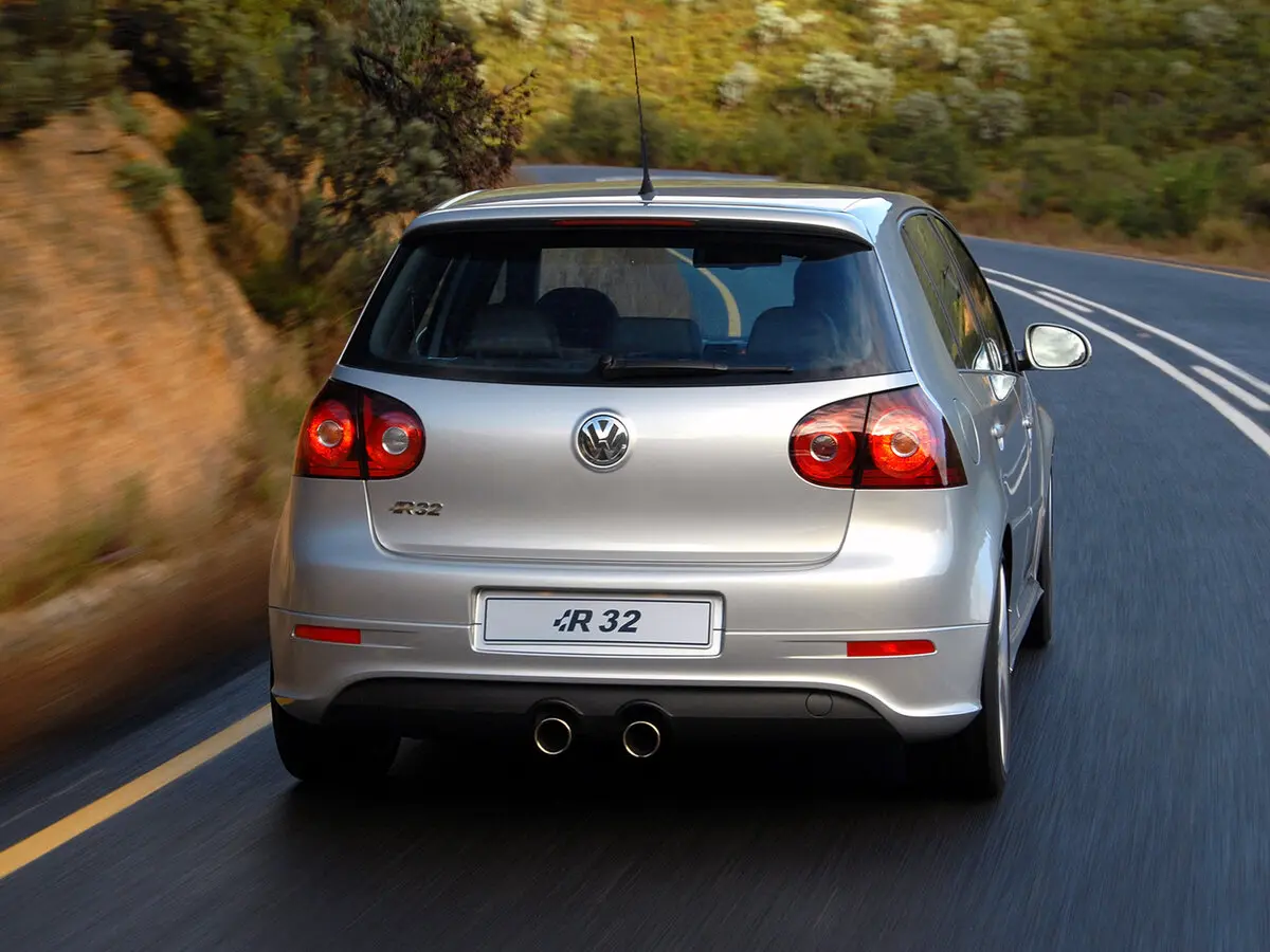 Volkswagen Golf R32 V Хэтчбек 5 дв. — сүрөт 4