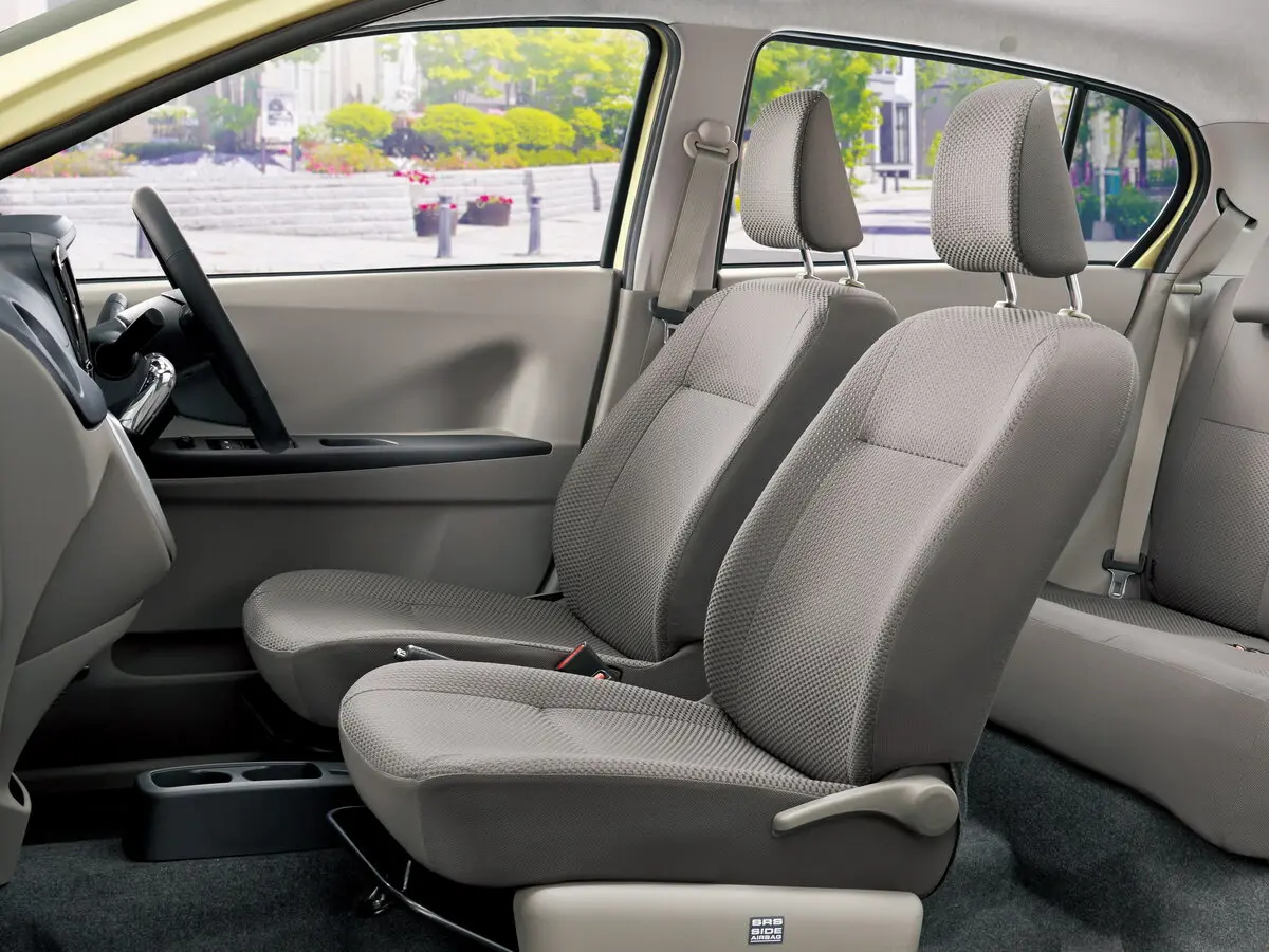Toyota Pixis Epoch I Хэтчбек 5 дв. — фото 4