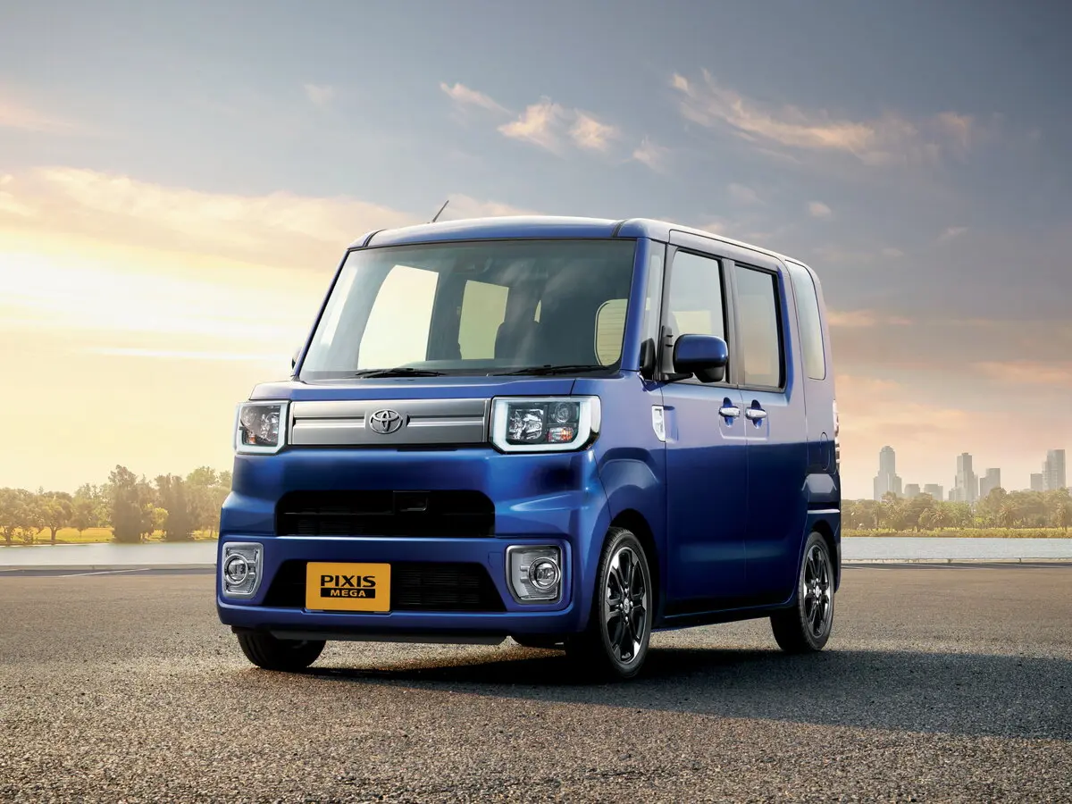 Toyota Pixis Mega 2015 – 2022 Микровэн — фото 3