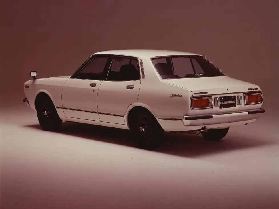 Nissan Bluebird V (810) Седан — сүрөт 2
