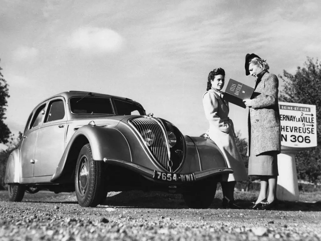 Peugeot 402 1935 – 1942 Седан — сүрөт 3