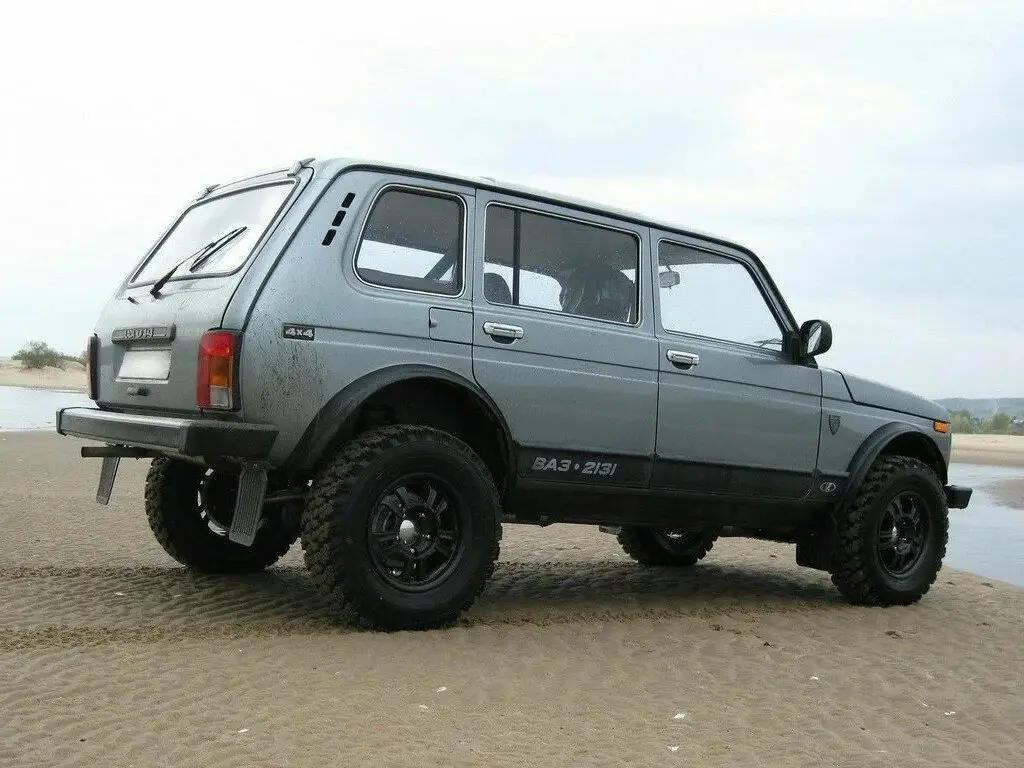 Lada (ВАЗ) 2131 (4x4) I Внедорожник 5 дв. Рысь — сүрөт 3