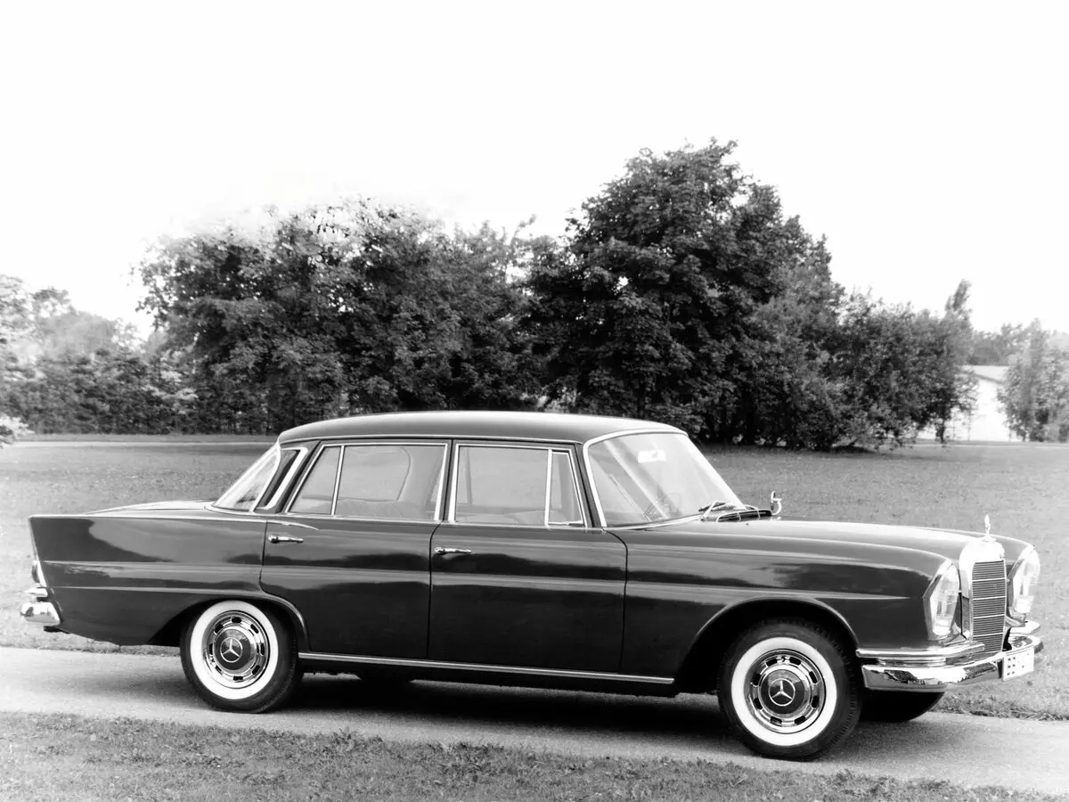 Mercedes-Benz W111 1959 – 1971 Седан — photo 2