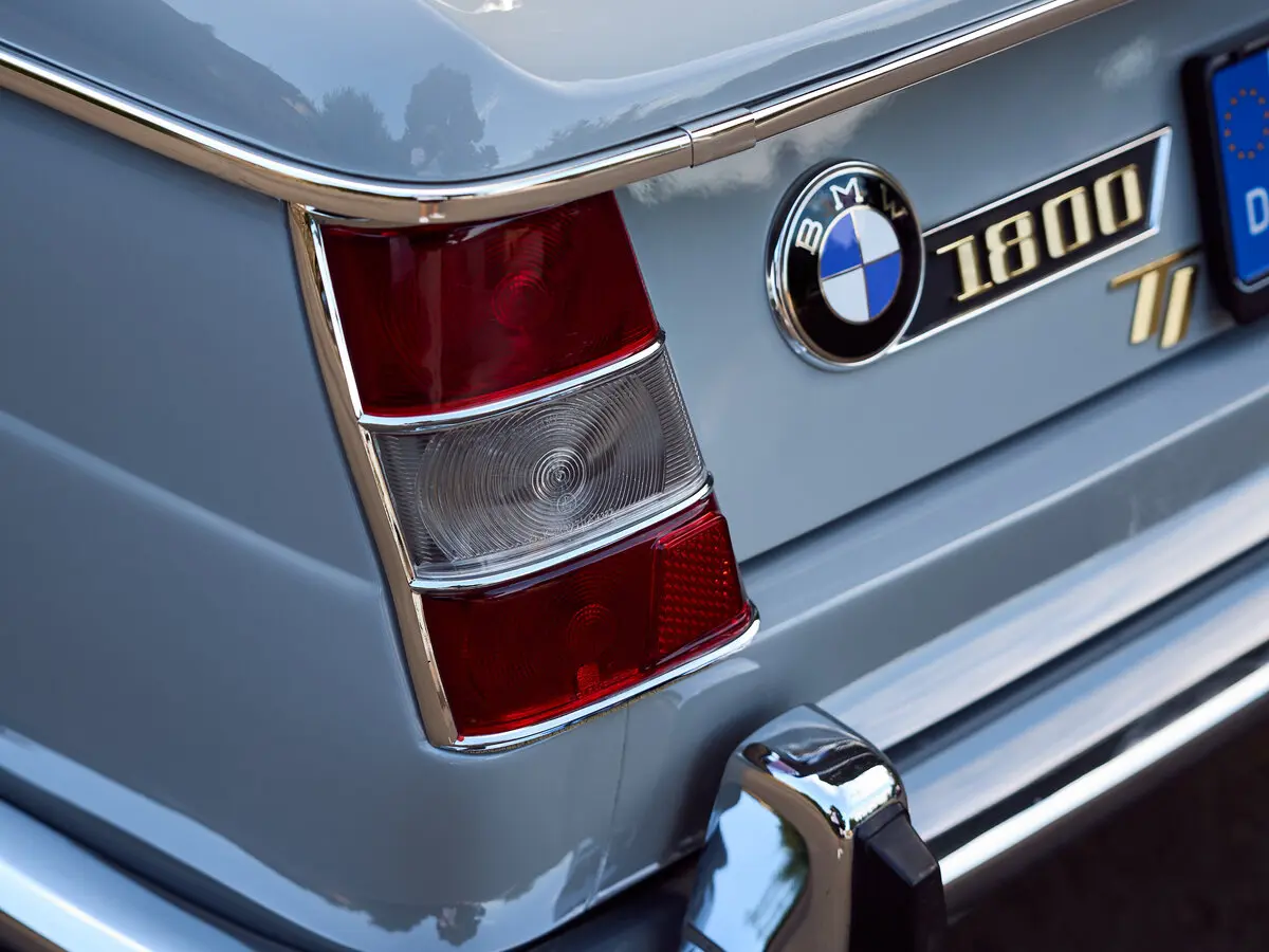 BMW New Class 1800 Седан — сүрөт 8