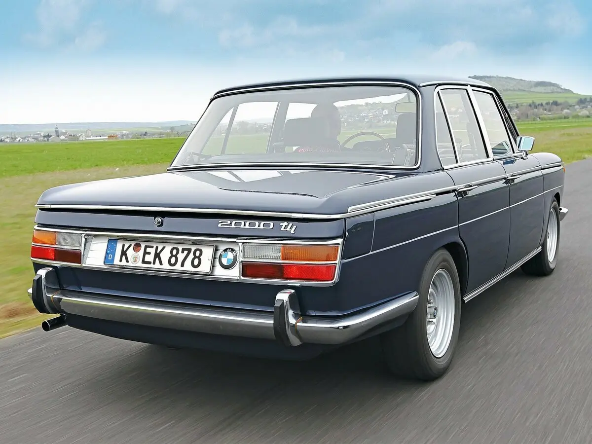 BMW New Class 2000 Седан — сүрөт 3