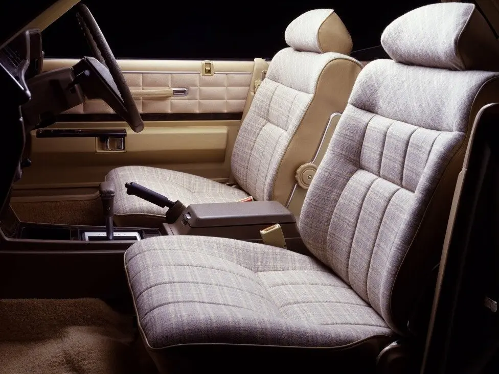 Nissan Gloria VI (430) Седан-хардтоп Hardtop — сүрөт 2