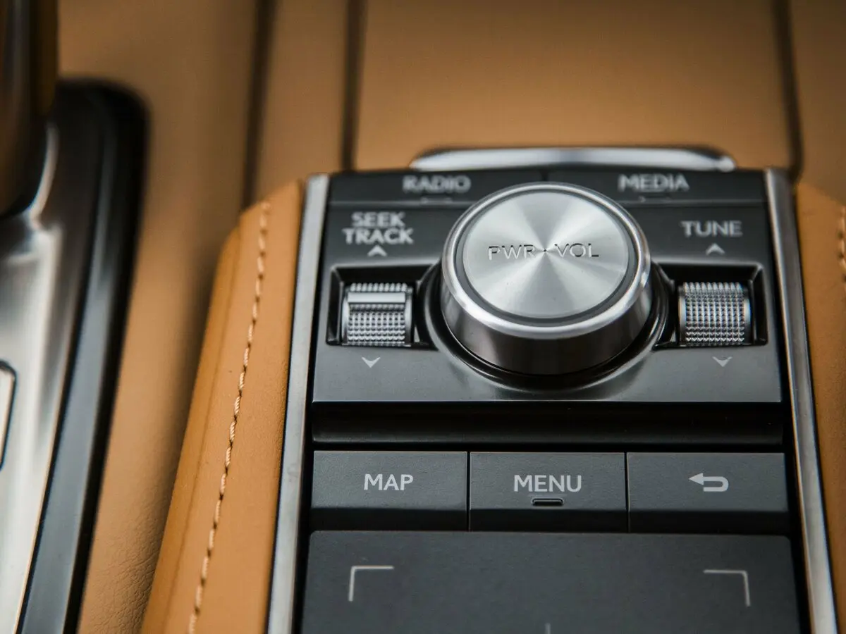 Lexus LC I Купе — сүрөт 15