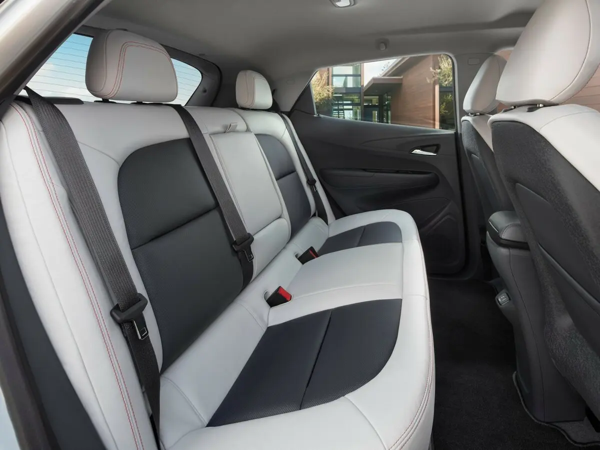 Chevrolet Bolt I Хэтчбек 5 дв. — сүрөт 9