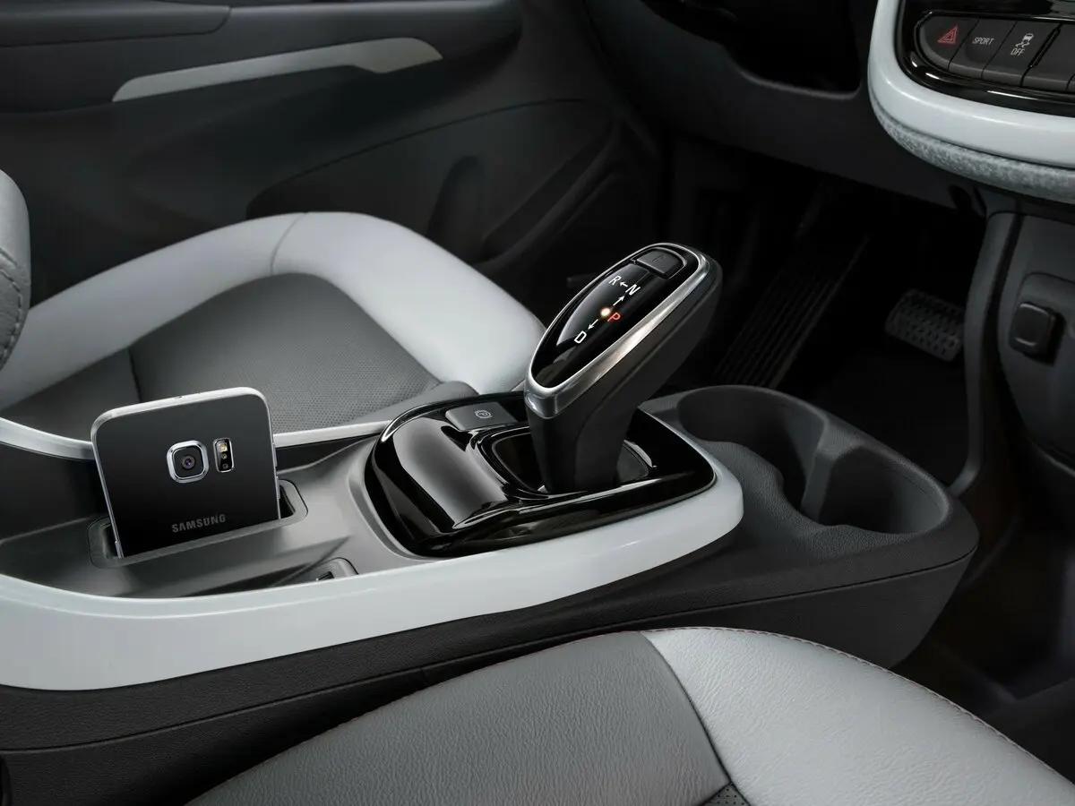 Chevrolet Bolt I Хэтчбек 5 дв. — сүрөт 10