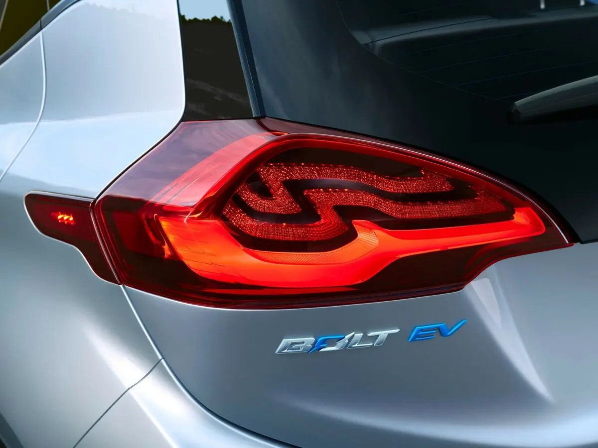 Chevrolet Bolt I Хэтчбек 5 дв. — сүрөт 13