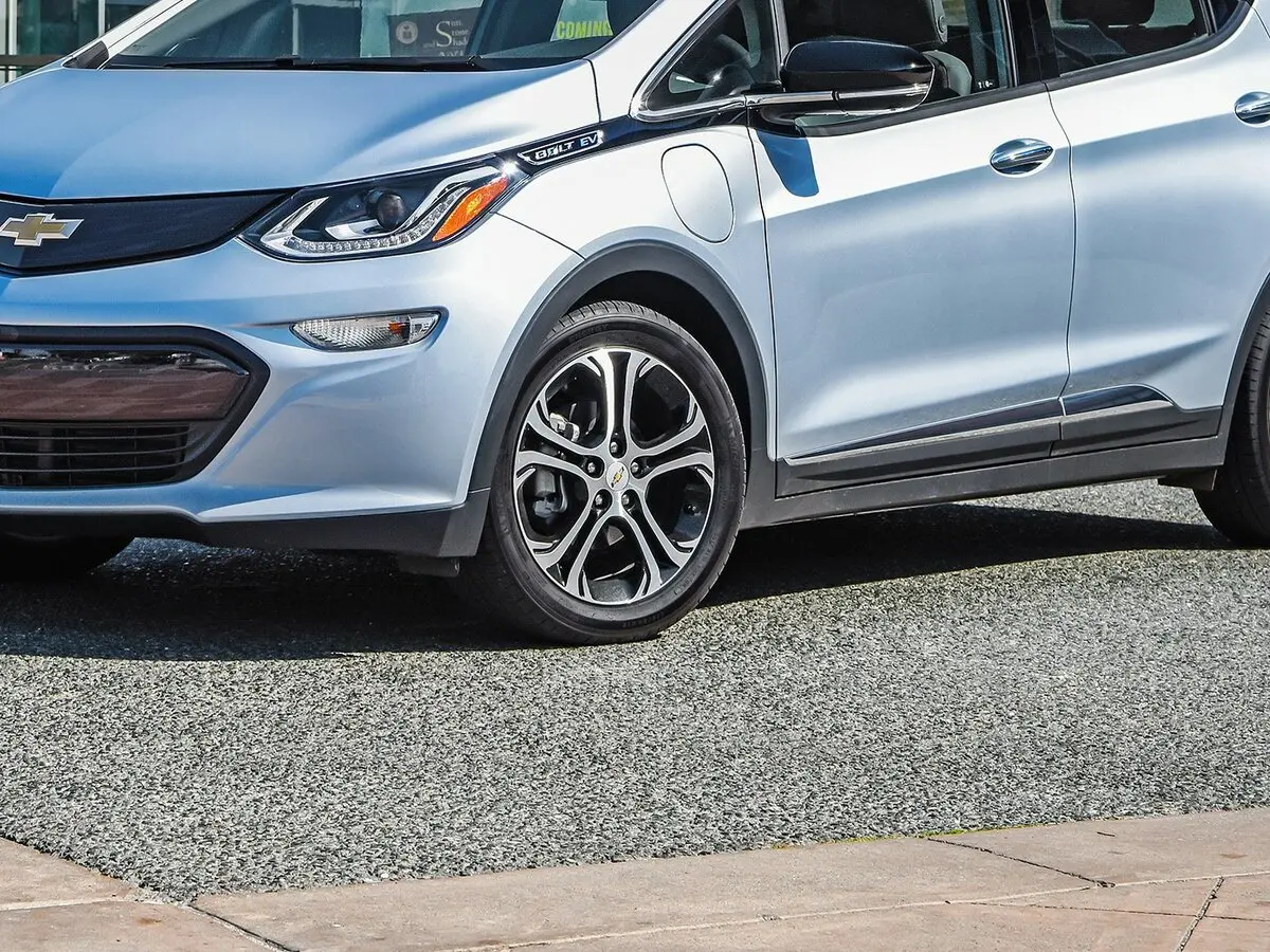 Chevrolet Bolt I Хэтчбек 5 дв. — сүрөт 16