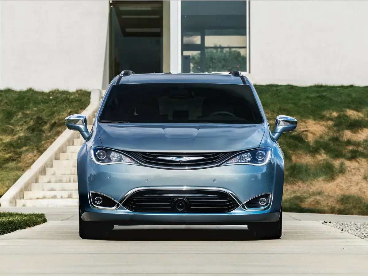 Chrysler Pacifica RU Минивэн — сүрөт 3