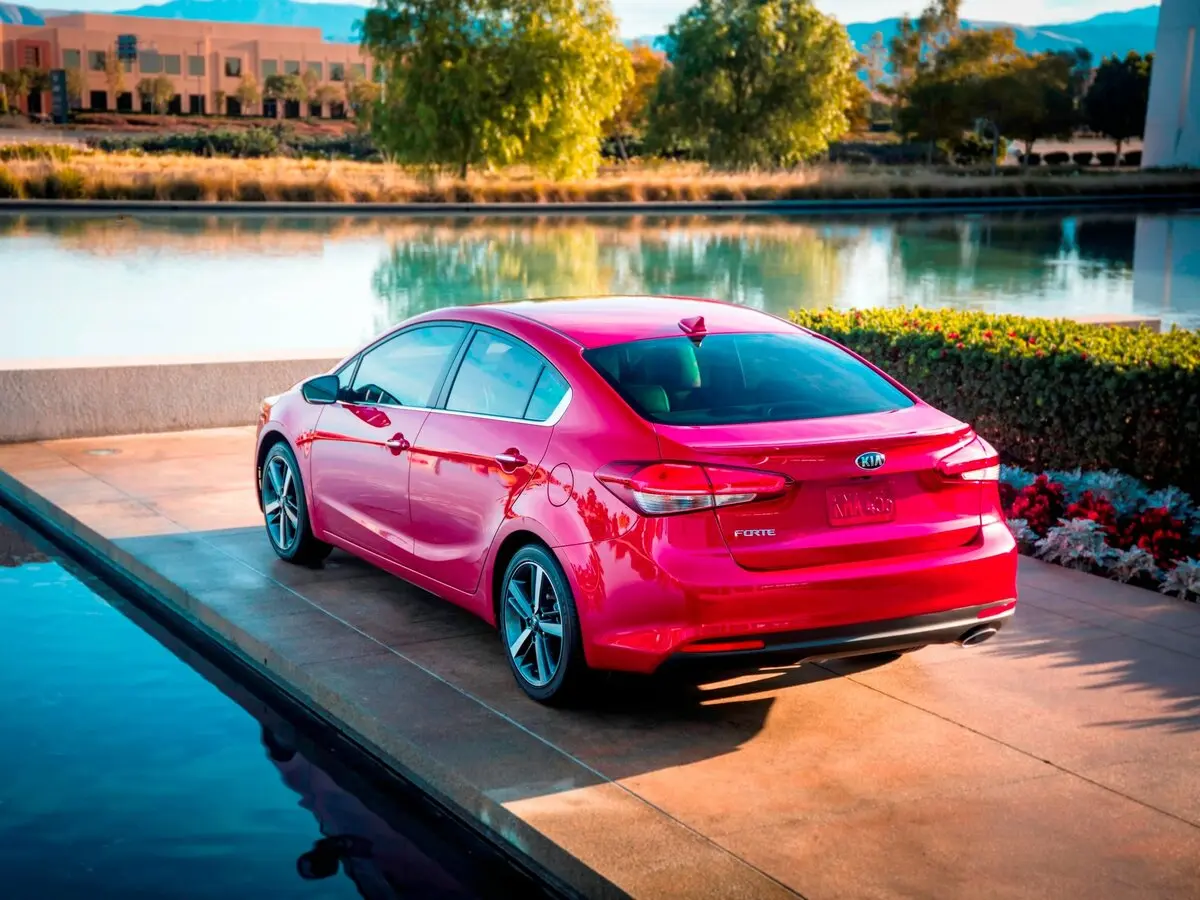 Kia Forte II Рестайлинг Седан — сүрөт 3