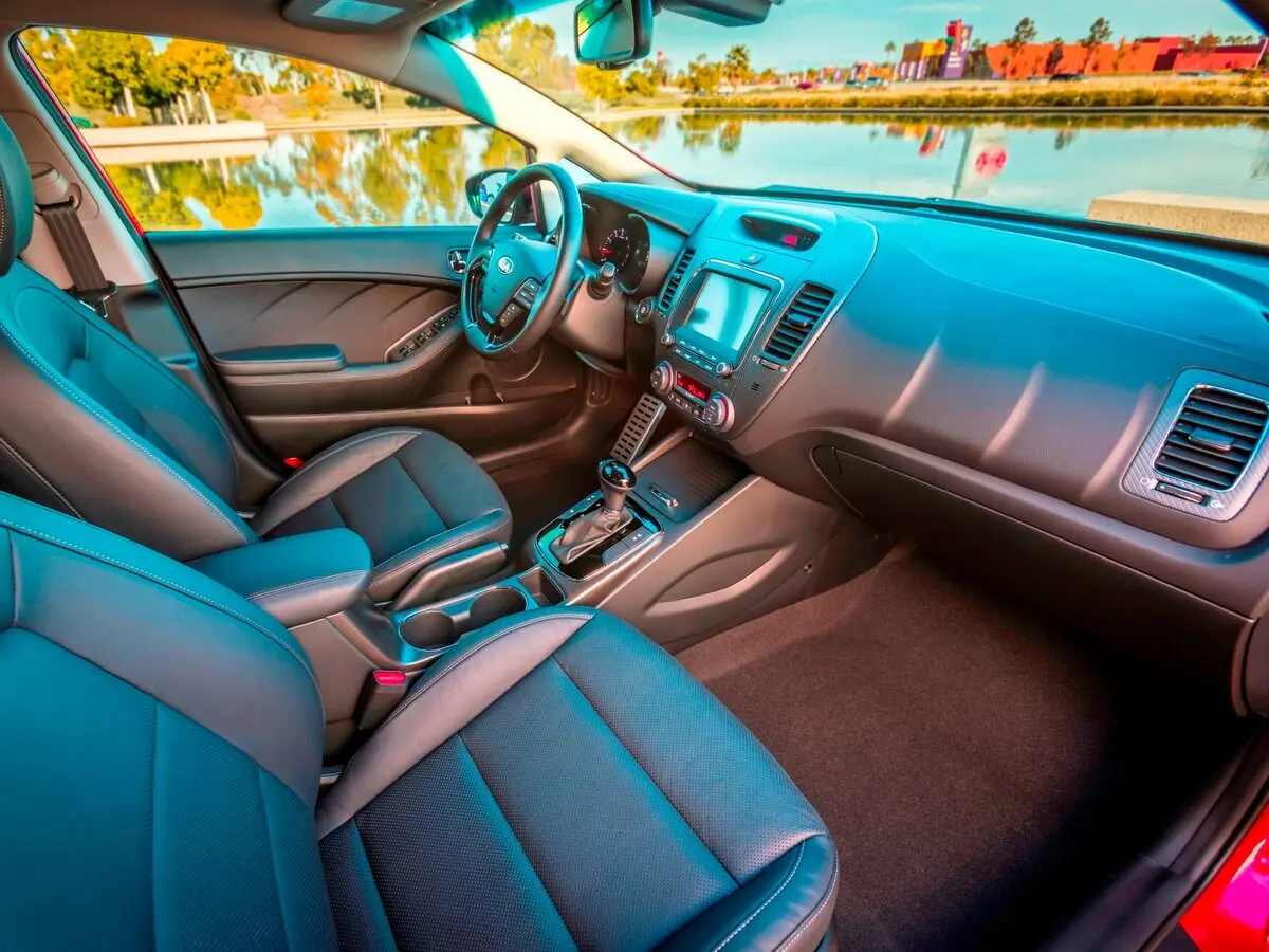 Kia Forte II Рестайлинг Седан — сүрөт 4