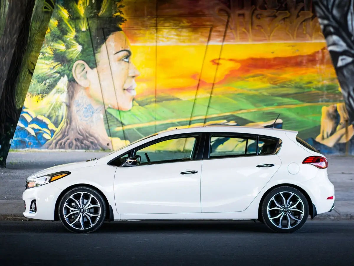Kia Forte II Рестайлинг Хэтчбек 5 дв. — сүрөт 2