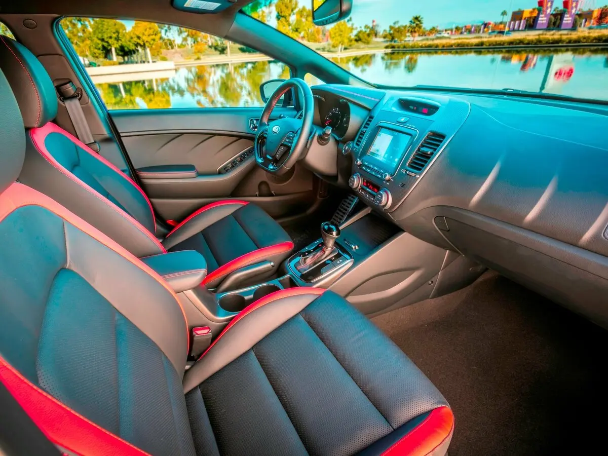 Kia Forte II Рестайлинг Хэтчбек 5 дв. — сүрөт 5