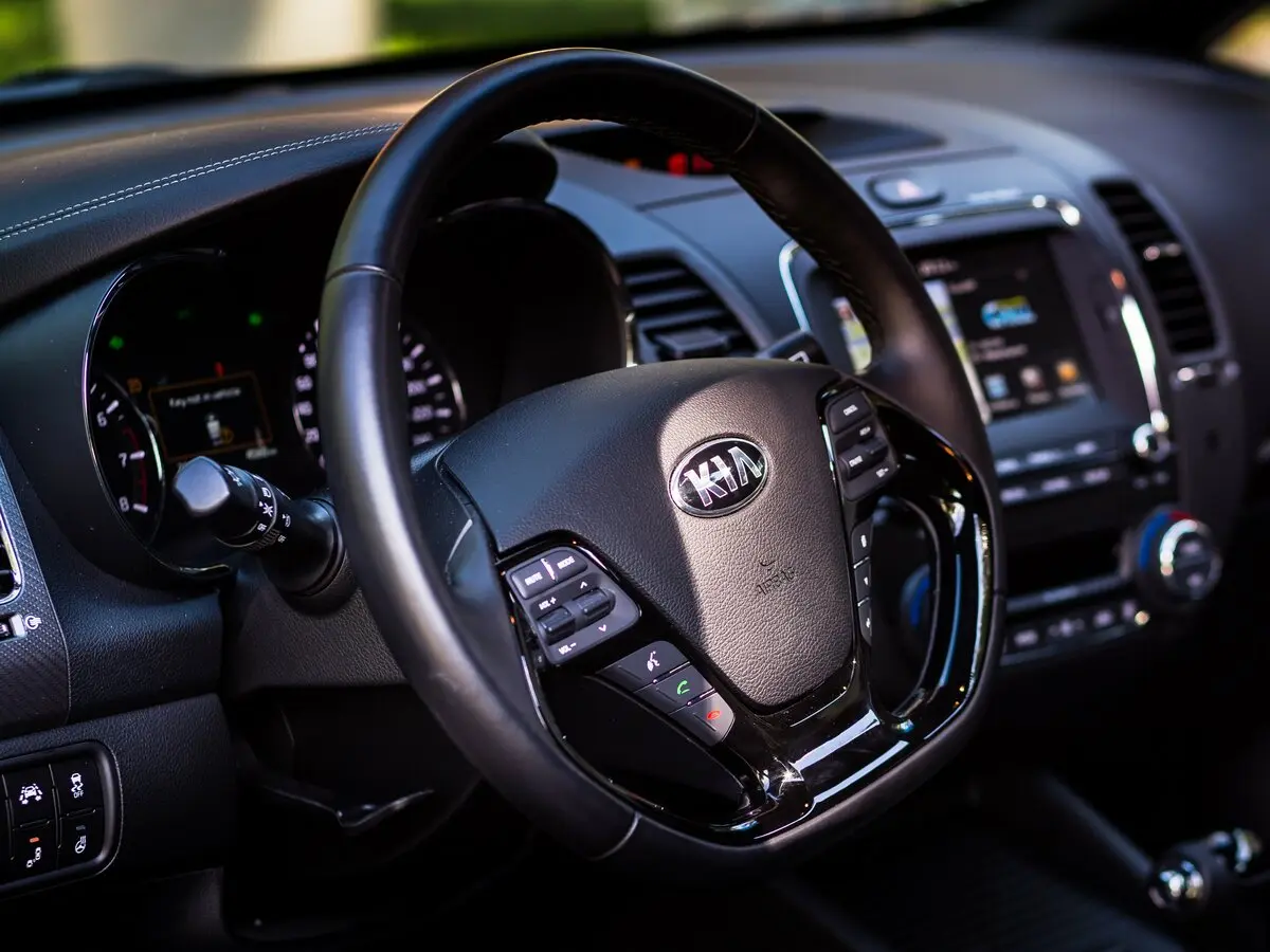 Kia Forte II Рестайлинг Хэтчбек 5 дв. — сүрөт 6