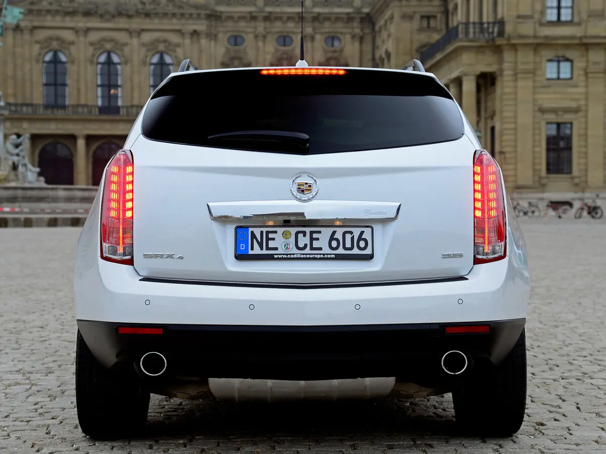 Cadillac SRX II Рестайлинг Внедорожник 5 дв. — 照片 4