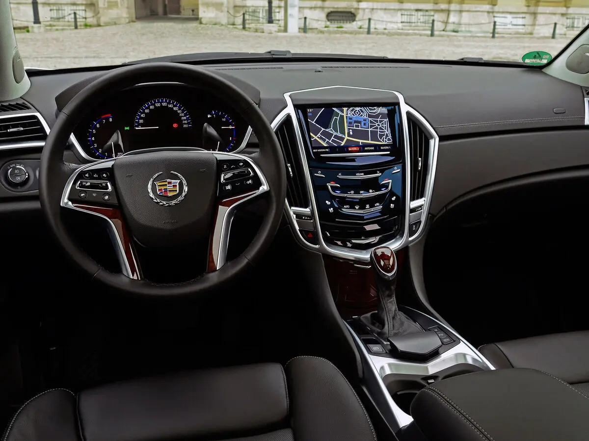 Cadillac SRX II Рестайлинг Внедорожник 5 дв. — 照片 7