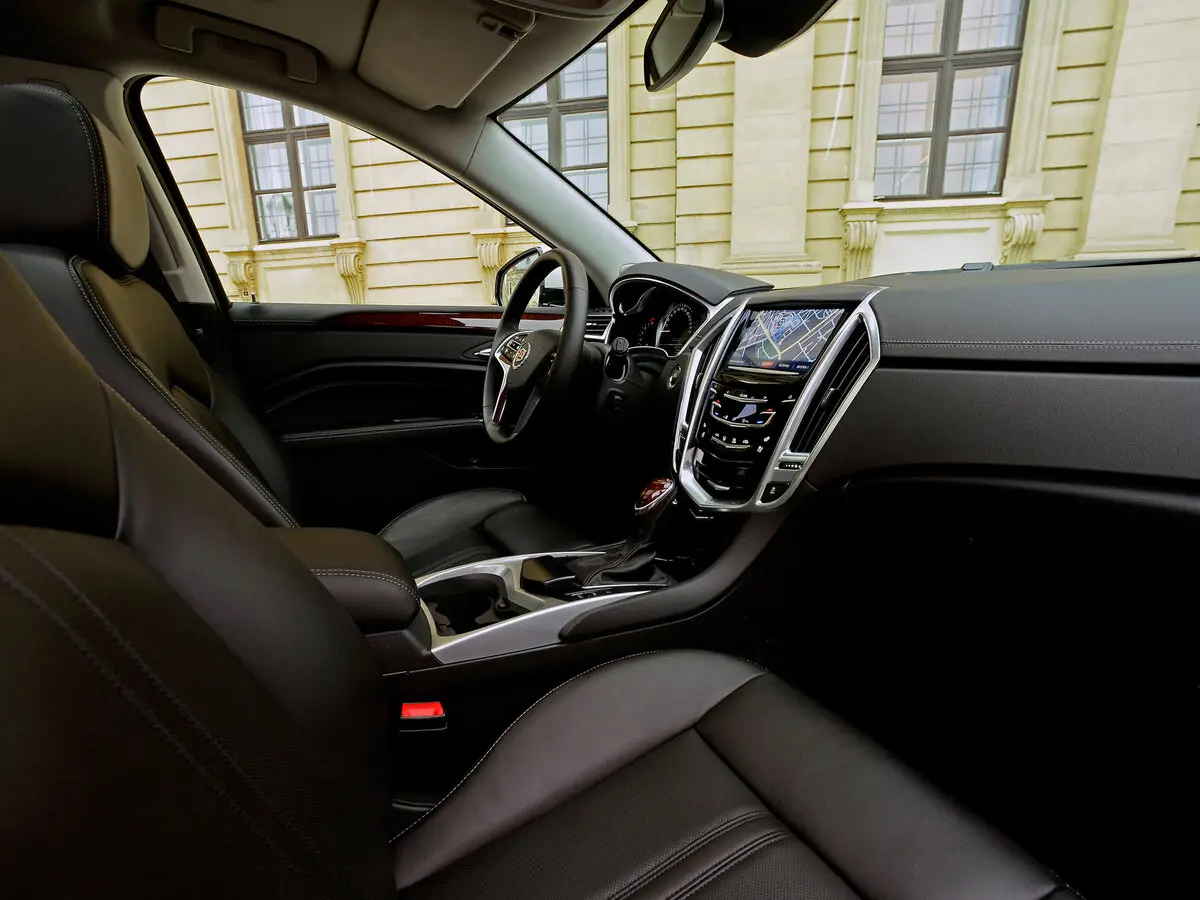 Cadillac SRX II Рестайлинг Внедорожник 5 дв. — 照片 8