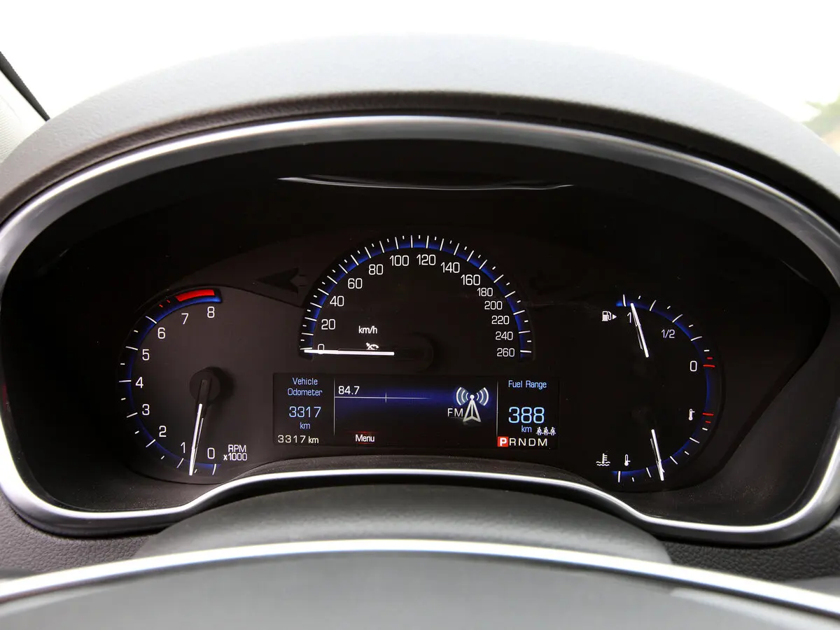 Cadillac SRX II Рестайлинг Внедорожник 5 дв. — 照片 9