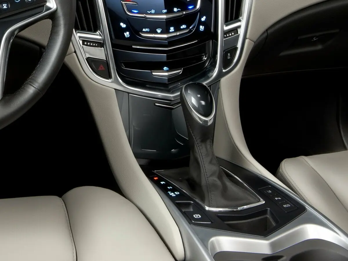 Cadillac SRX II Рестайлинг Внедорожник 5 дв. — 照片 11
