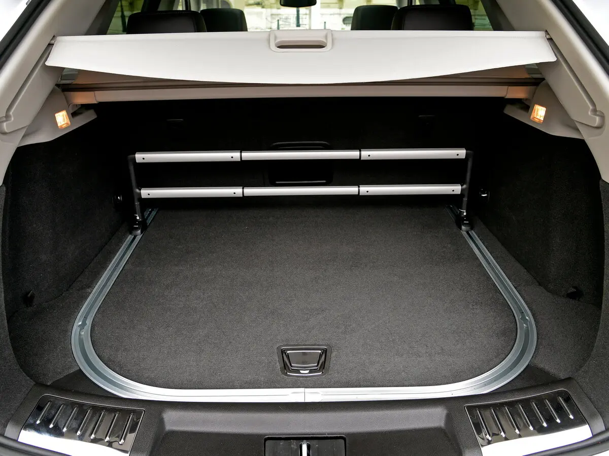 Cadillac SRX II Рестайлинг Внедорожник 5 дв. — 照片 12