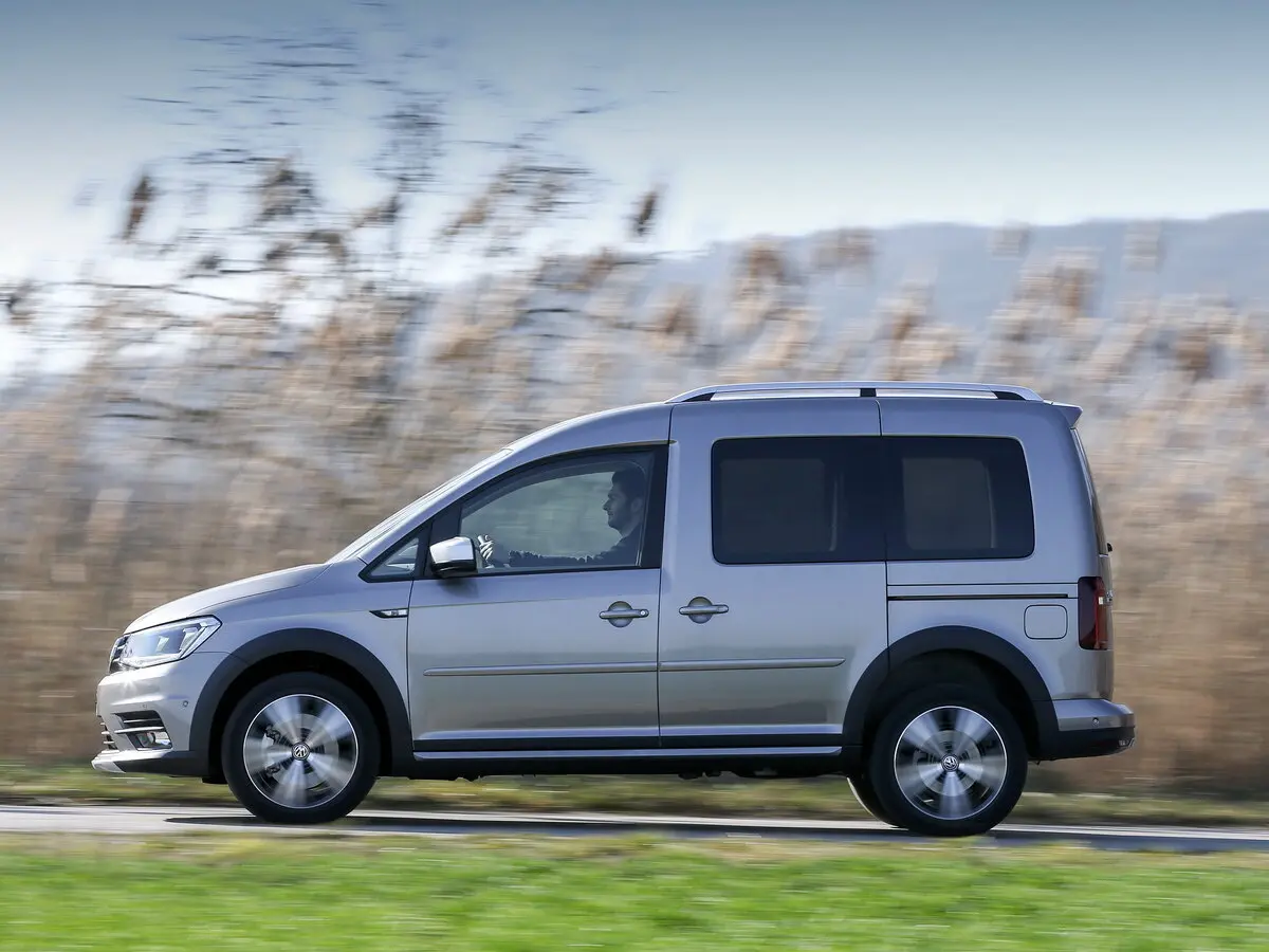 Volkswagen Caddy IV Компактвэн Alltrack — фото 2