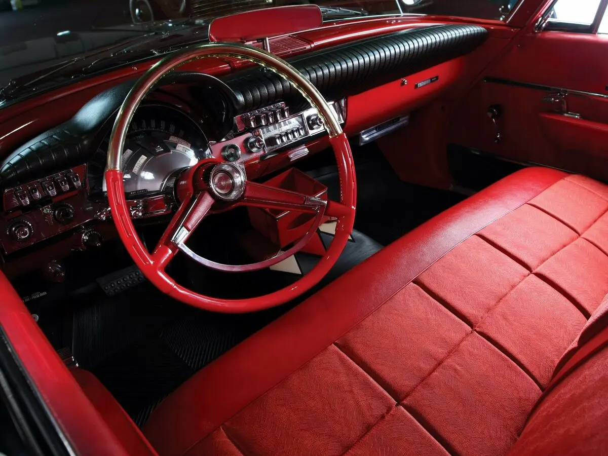 Chrysler New Yorker VI Седан — сүрөт 6