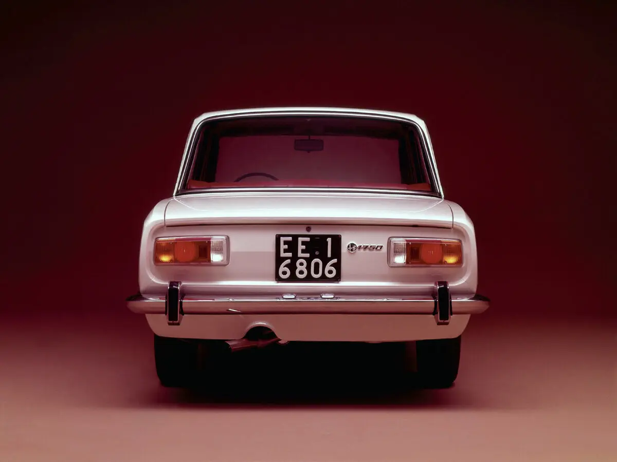 Alfa Romeo 105/115 1965 – 1977 Седан 1750/2000 Berlina — сүрөт 5