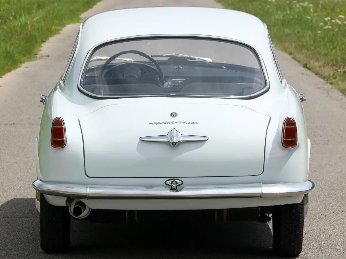 Alfa Romeo Giulietta I Купе Sprint — photo 4