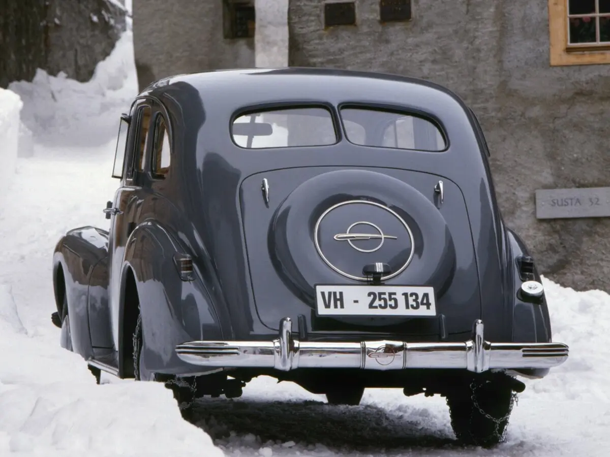 Opel Kapitan I Седан — 照片 3
