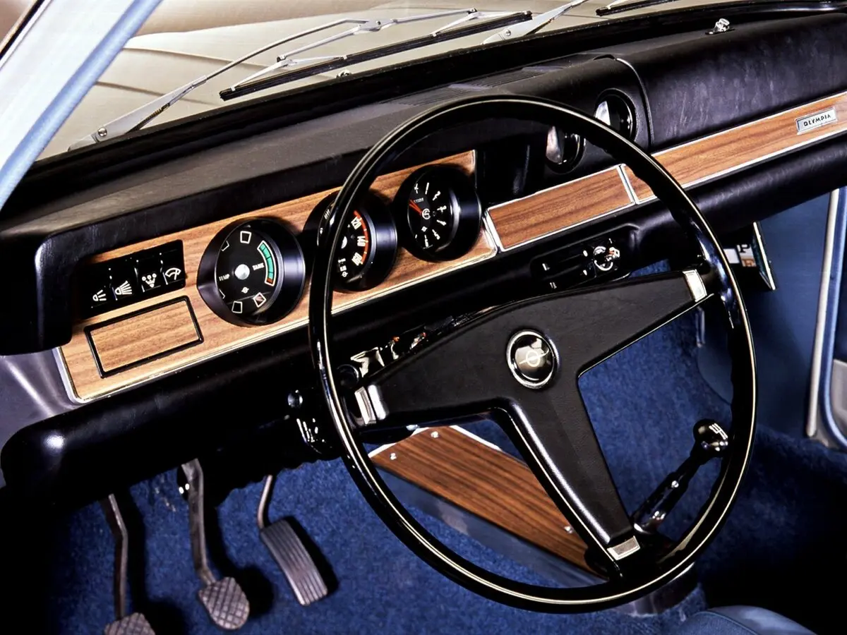 Opel Olympia A Купе — 照片 3