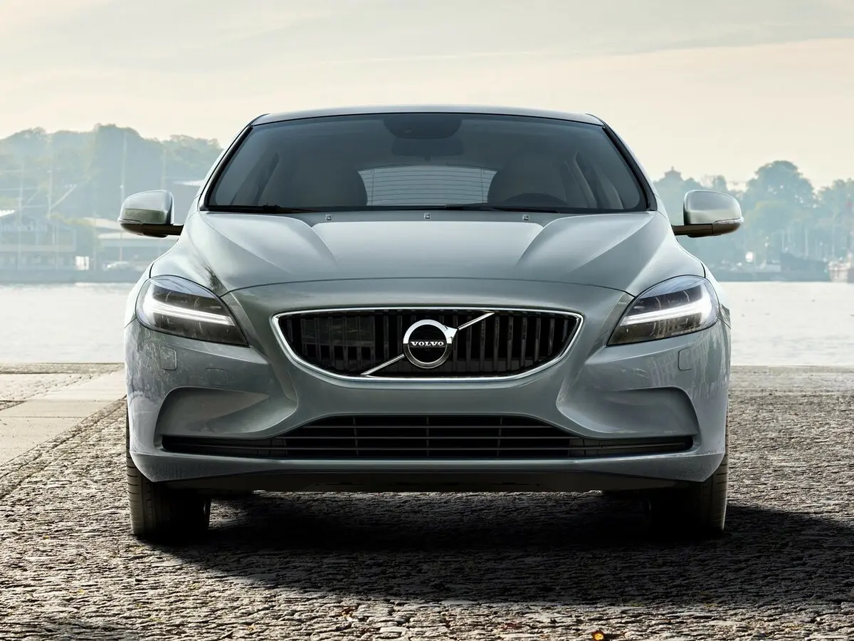 Volvo V40 II Рестайлинг Хэтчбек 5 дв. — сүрөт 3