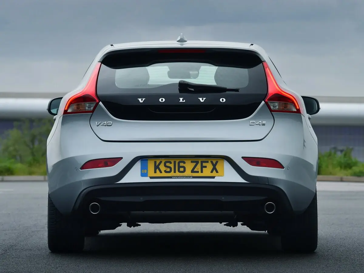 Volvo V40 II Рестайлинг Хэтчбек 5 дв. — сүрөт 4