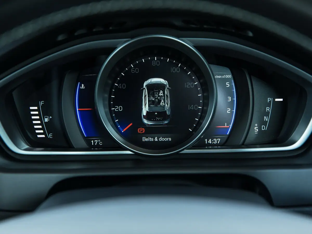 Volvo V40 II Рестайлинг Хэтчбек 5 дв. — сүрөт 9