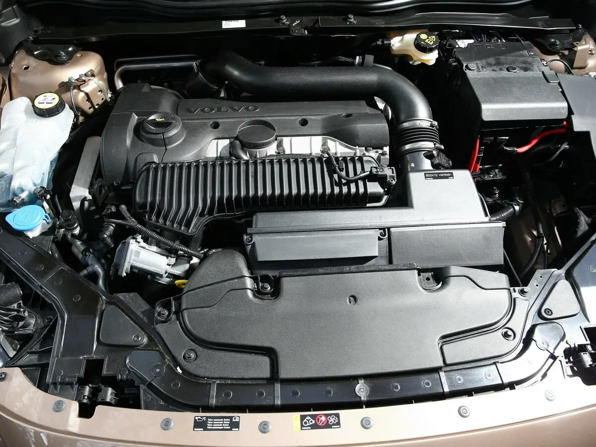 Volvo V40 Cross Country I Рестайлинг Хэтчбек 5 дв. — photo 17