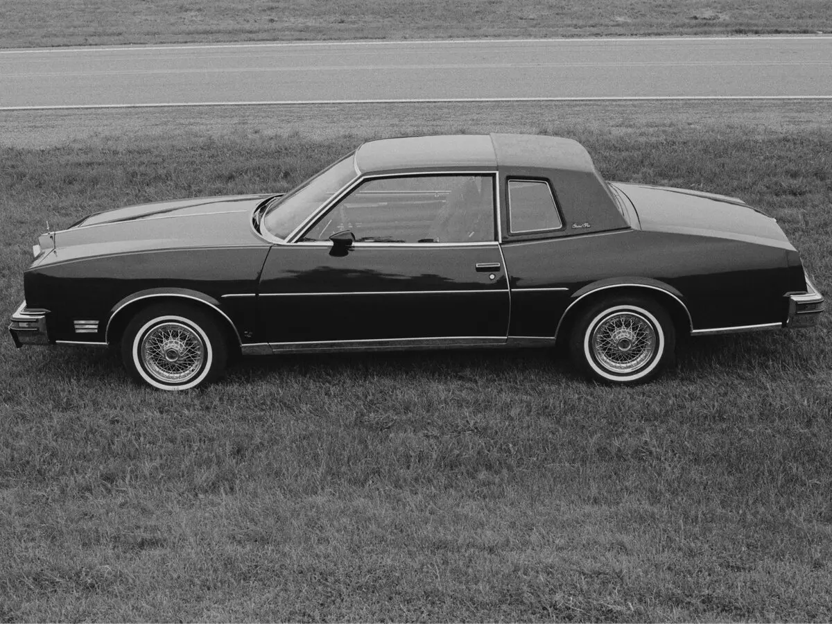 Pontiac Grand Prix IV Купе-хардтоп — сүрөт 2