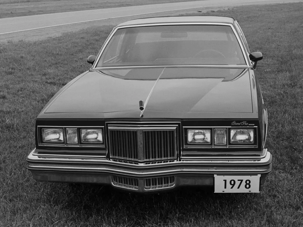 Pontiac Grand Prix IV Купе-хардтоп — сүрөт 3