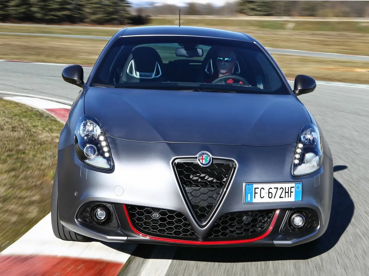 Alfa Romeo Giulietta III Рестайлинг Хэтчбек 5 дв. — сүрөт 2