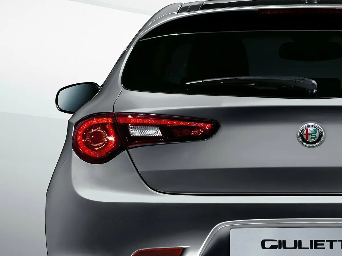 Alfa Romeo Giulietta III Рестайлинг Хэтчбек 5 дв. — сүрөт 11