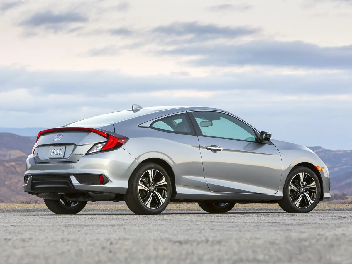 Honda Civic X Купе — фото 5